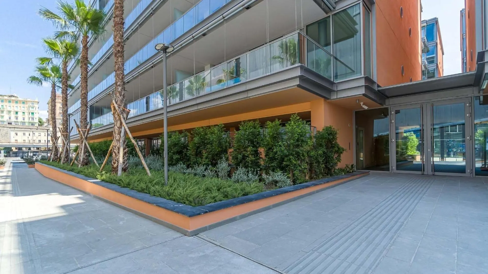 Genoa Waterfront Modern Suite Italia