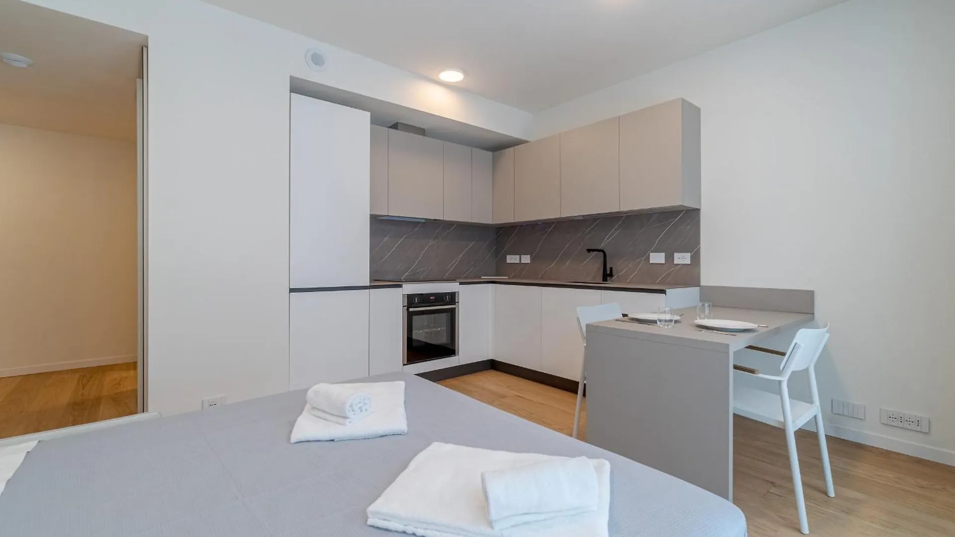 Genoa Waterfront Modern Suite Apartment