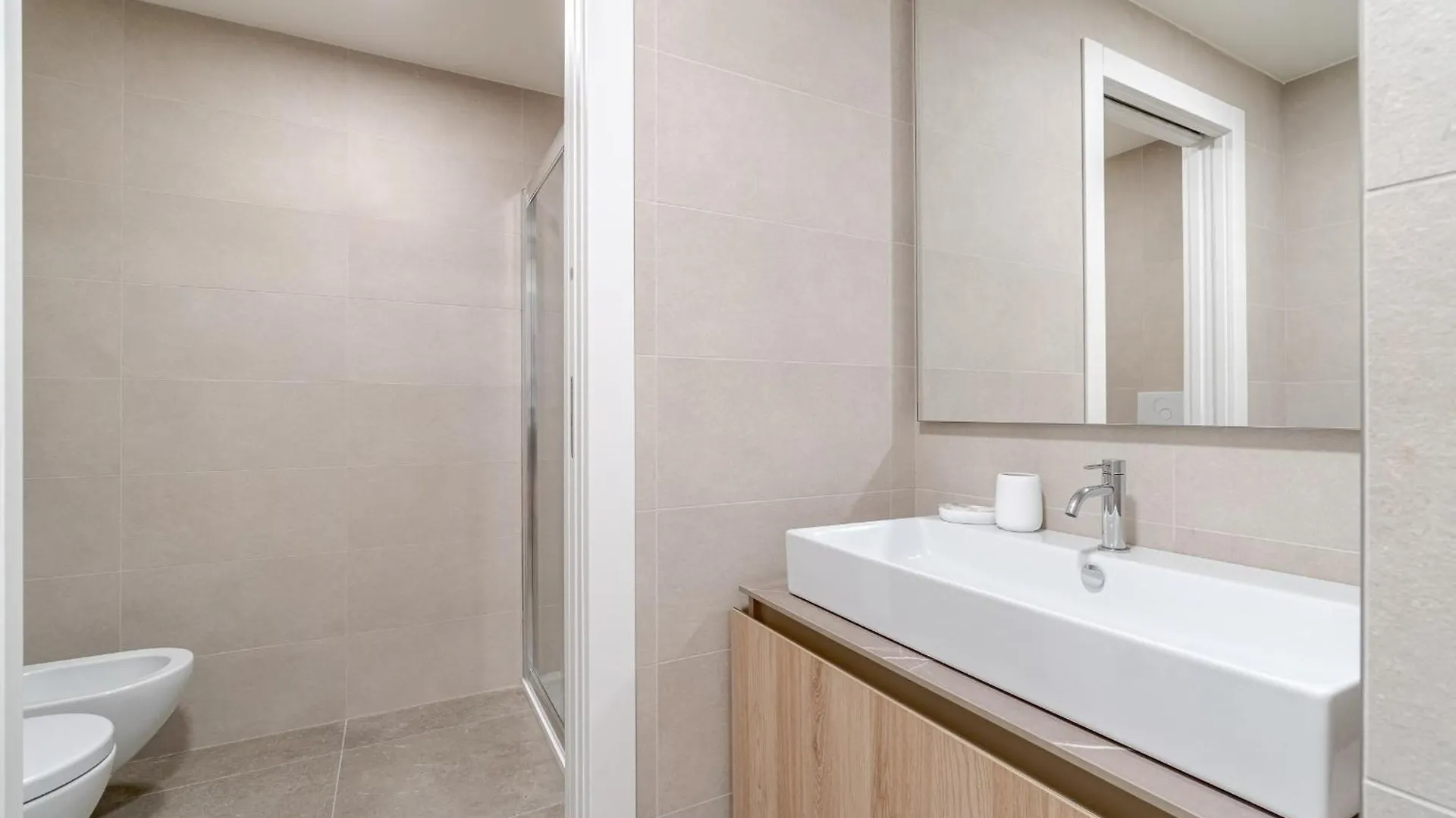 Apartment Genoa Waterfront Modern Suite
