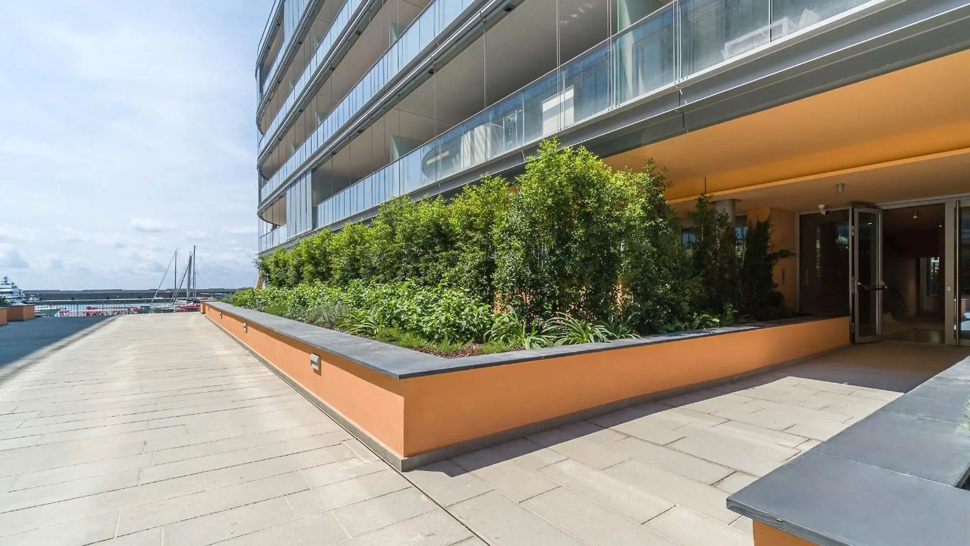 Genoa Waterfront Modern Suite Apartment